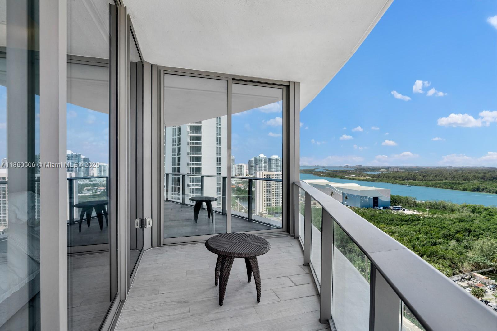 See details 1705 4 / 6 3640 sq. ft. $ 2025-08-18 0 Photo
