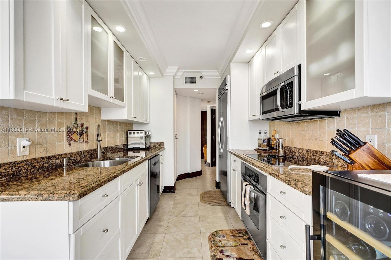 2309 3 / 3 1880 sq. ft. $ 2025-08-18 0 Photo