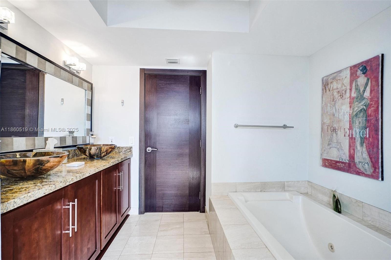 2309 3 / 3 1880 sq. ft. $ 2025-08-18 0 Photo