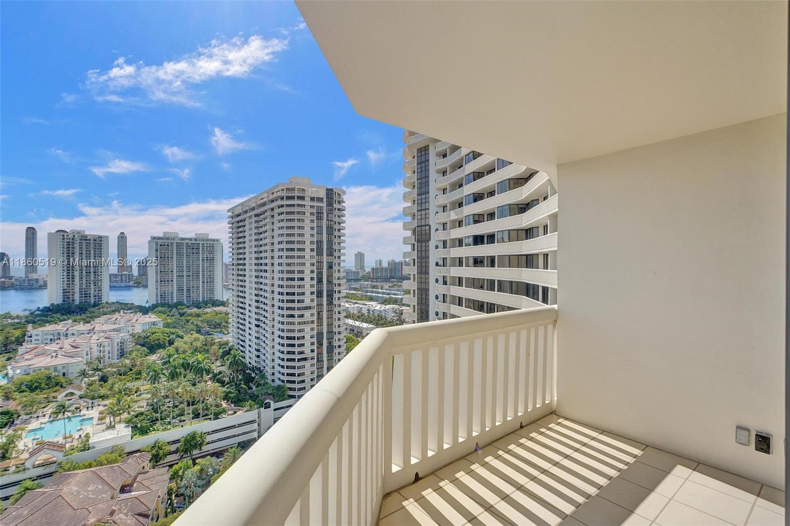 2309 3 / 3 1880 sq. ft. $ 2025-08-18 0 Photo