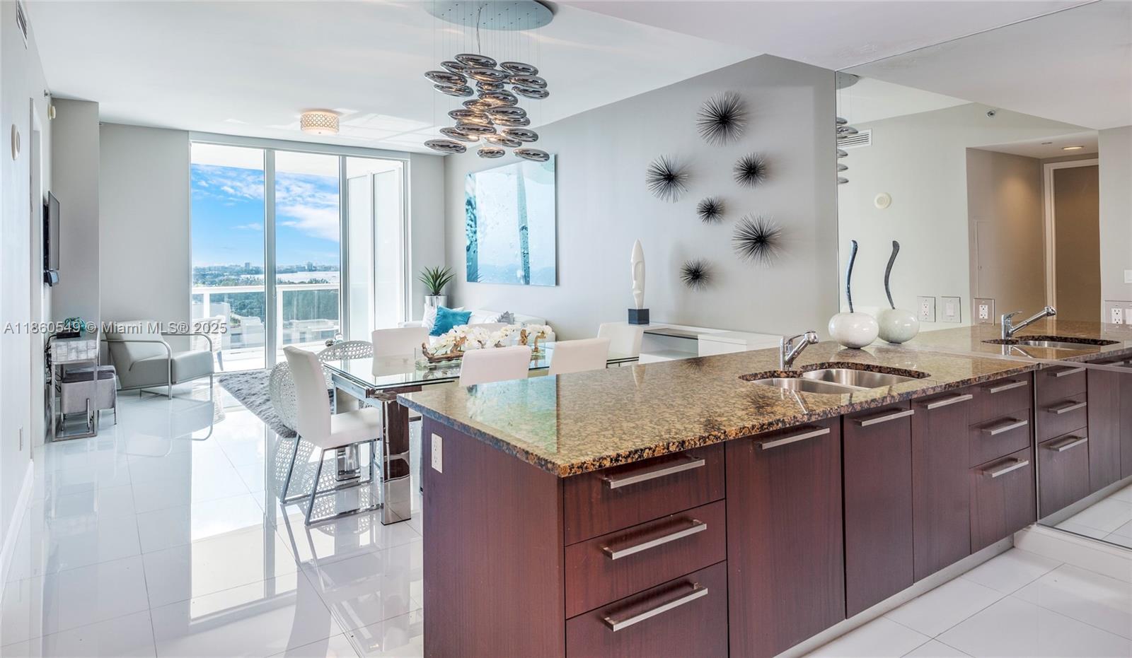 See details 1102 3 / 4 1974 sq. ft. $ 2025-08-18 0 Photo