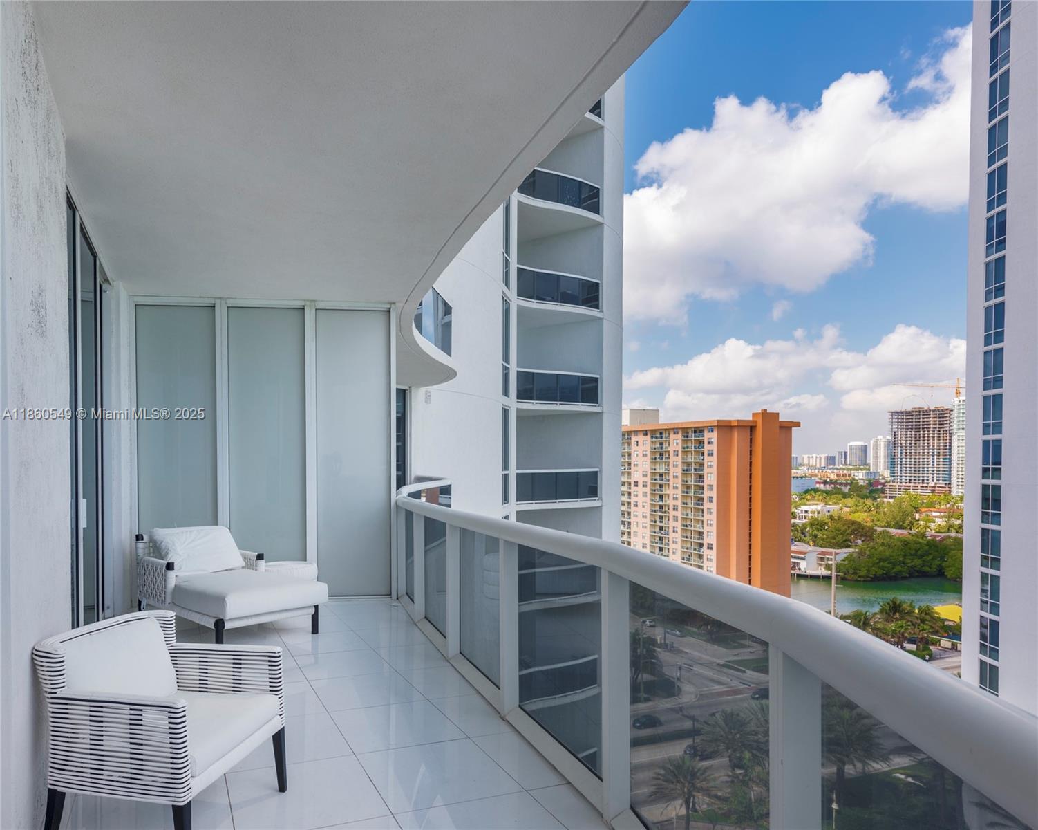 See details 1102 3 / 4 1974 sq. ft. $ 2025-08-18 0 Photo