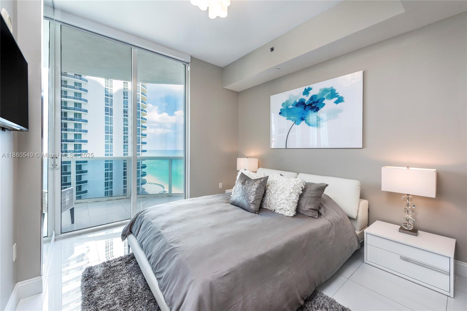 See details 1102 3 / 4 1974 sq. ft. $ 2025-08-18 0 Photo