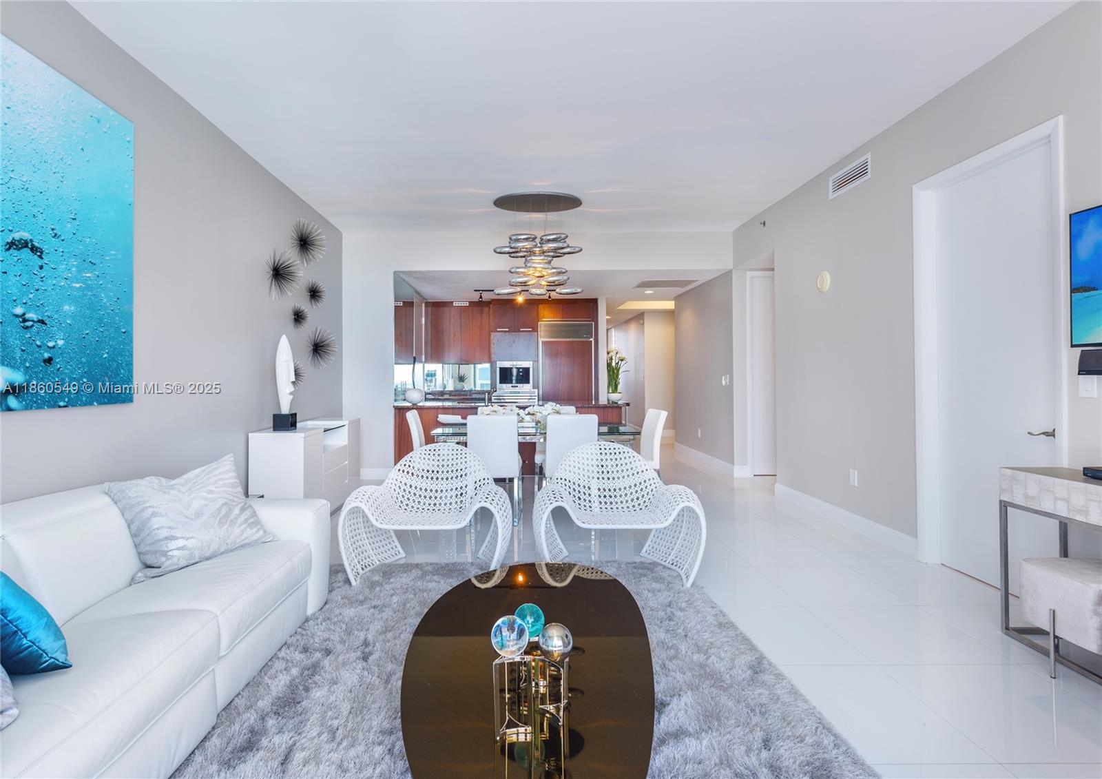 See details 1102 3 / 4 1974 sq. ft. $ 2025-08-18 0 Photo