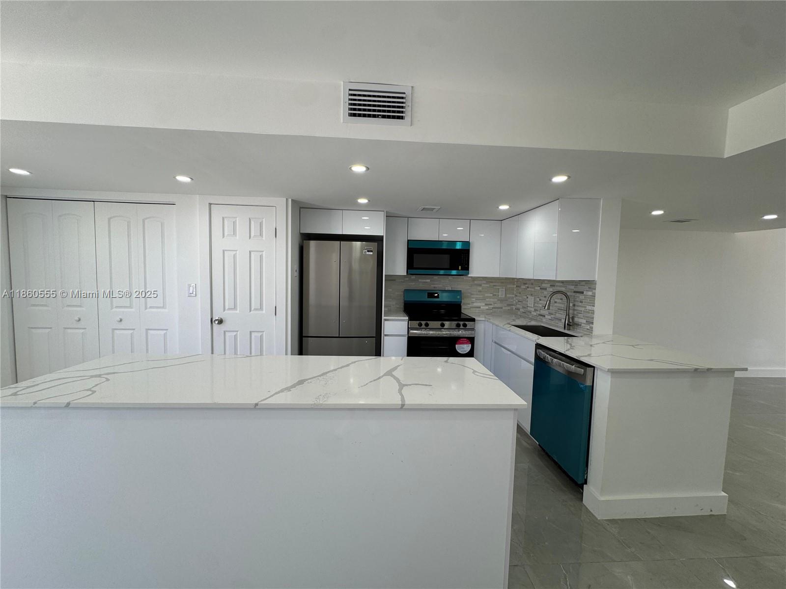 Photo of 2318 7th St  (2318), Hallandale Beach, Florida, 33009 - 