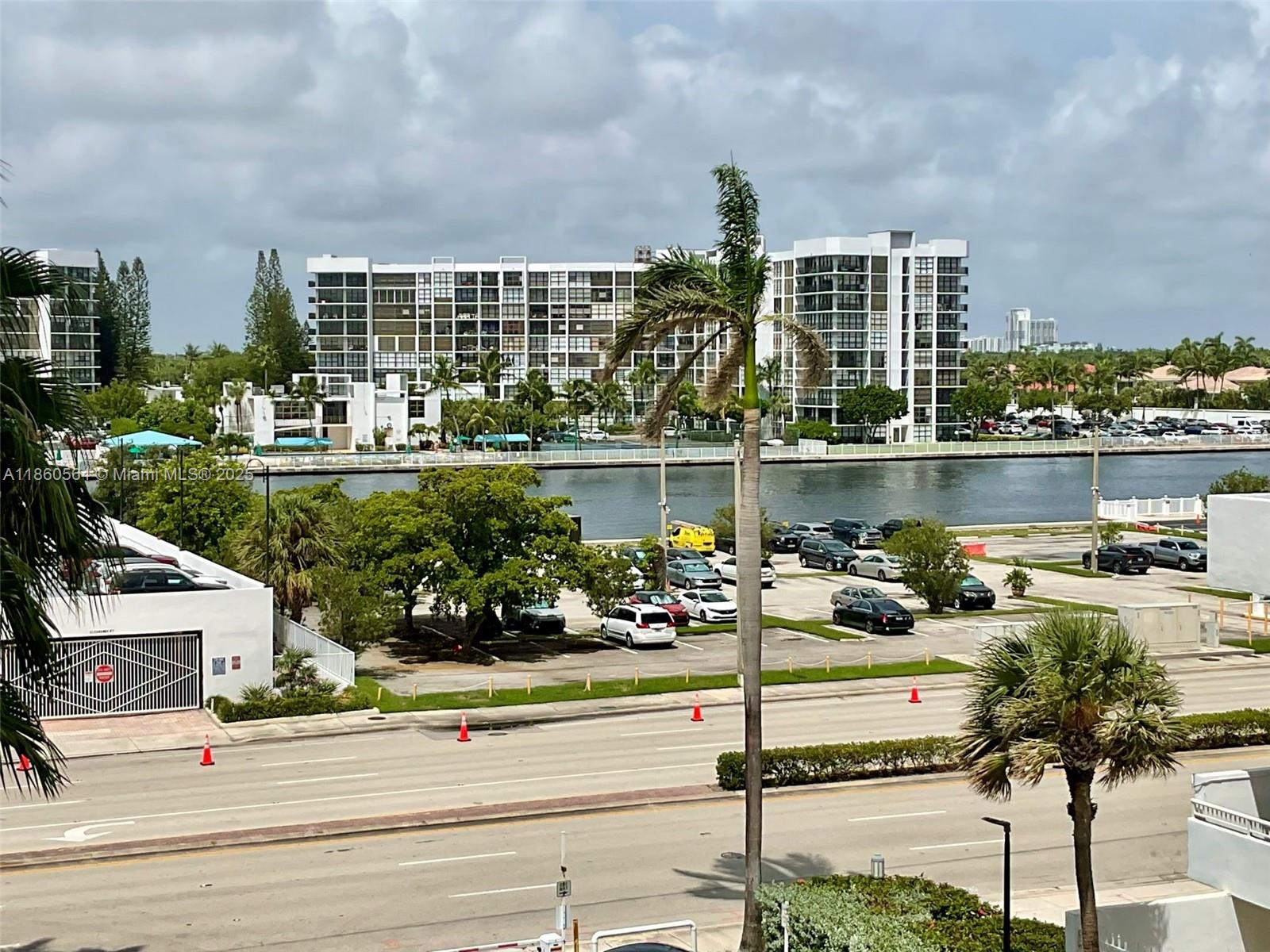 Photo of 3001 Ocean Dr  #443, Hollywood, Florida, 33019 - 