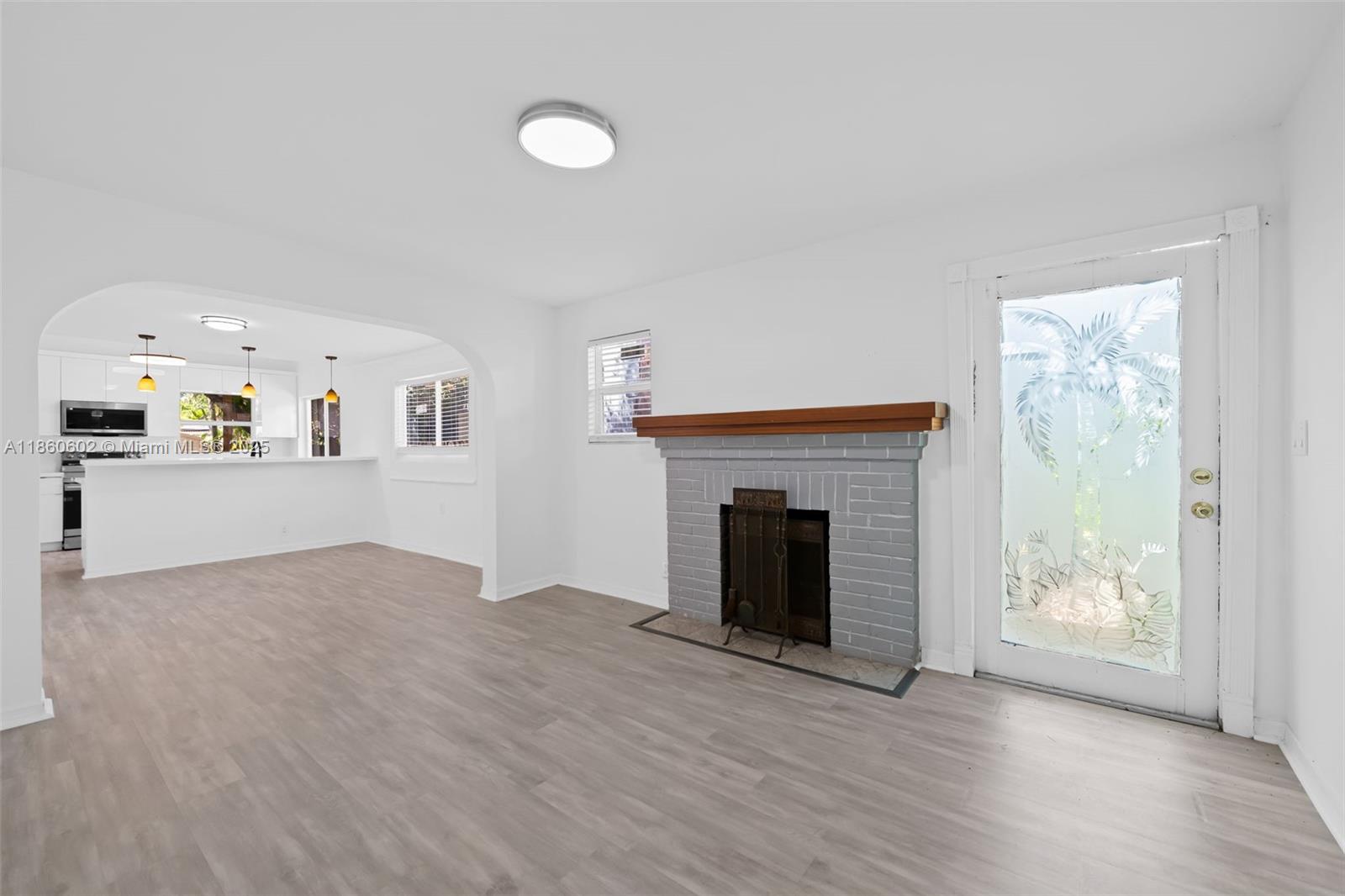 Ver detalles 1640 2 / 1 1024 sq. ft. $ 2025-08-18 0 foto