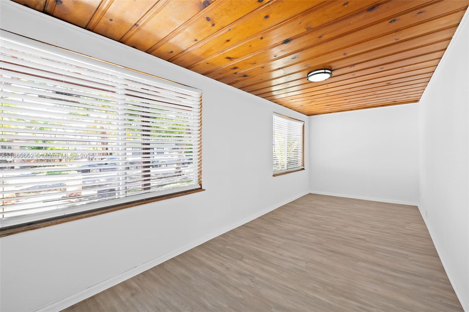 Ver detalles 1640 2 / 1 1024 sq. ft. $ 2025-08-18 0 foto