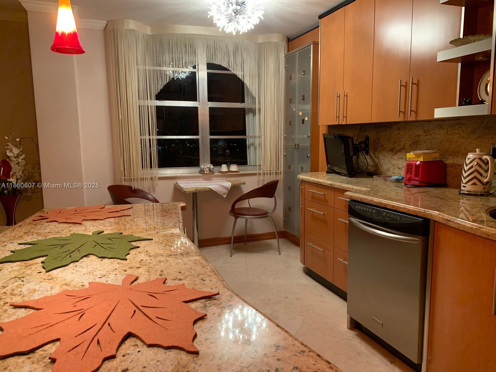 1904 3 / 3 1890 sq. ft. $ 2025-08-18 0 Photo