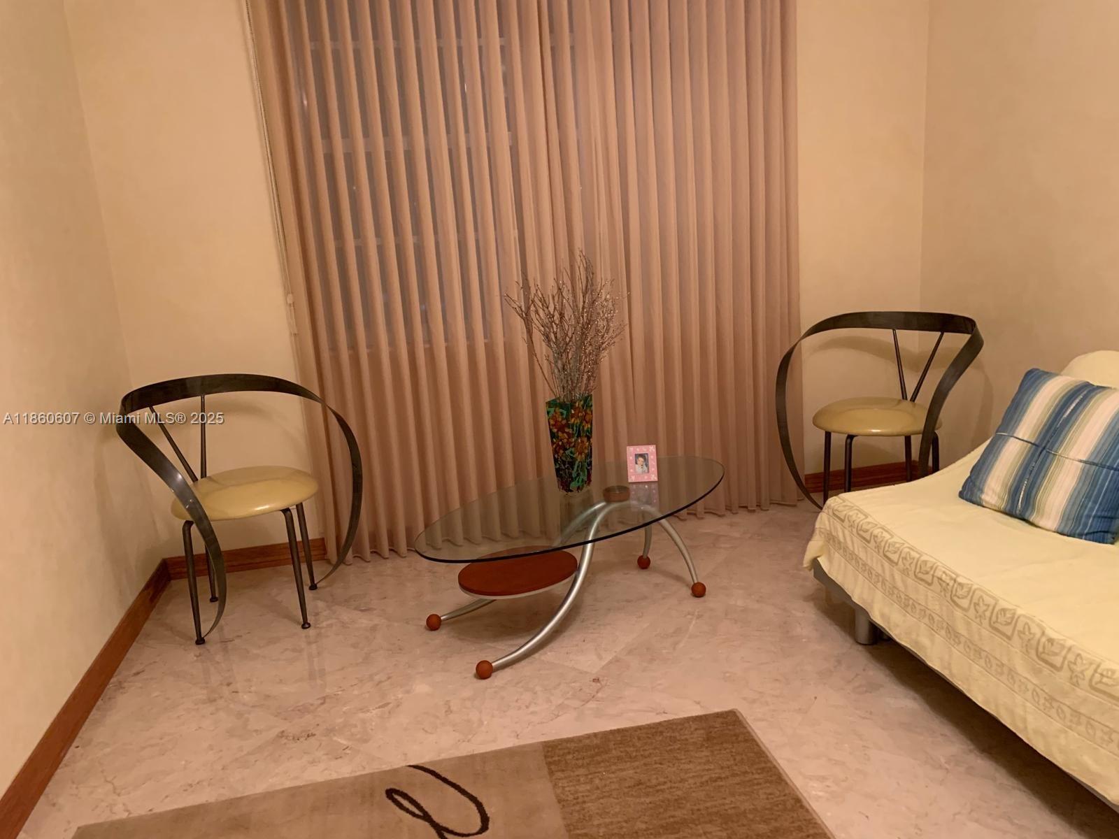 1904 3 / 3 1890 sq. ft. $ 2025-08-18 0 Photo