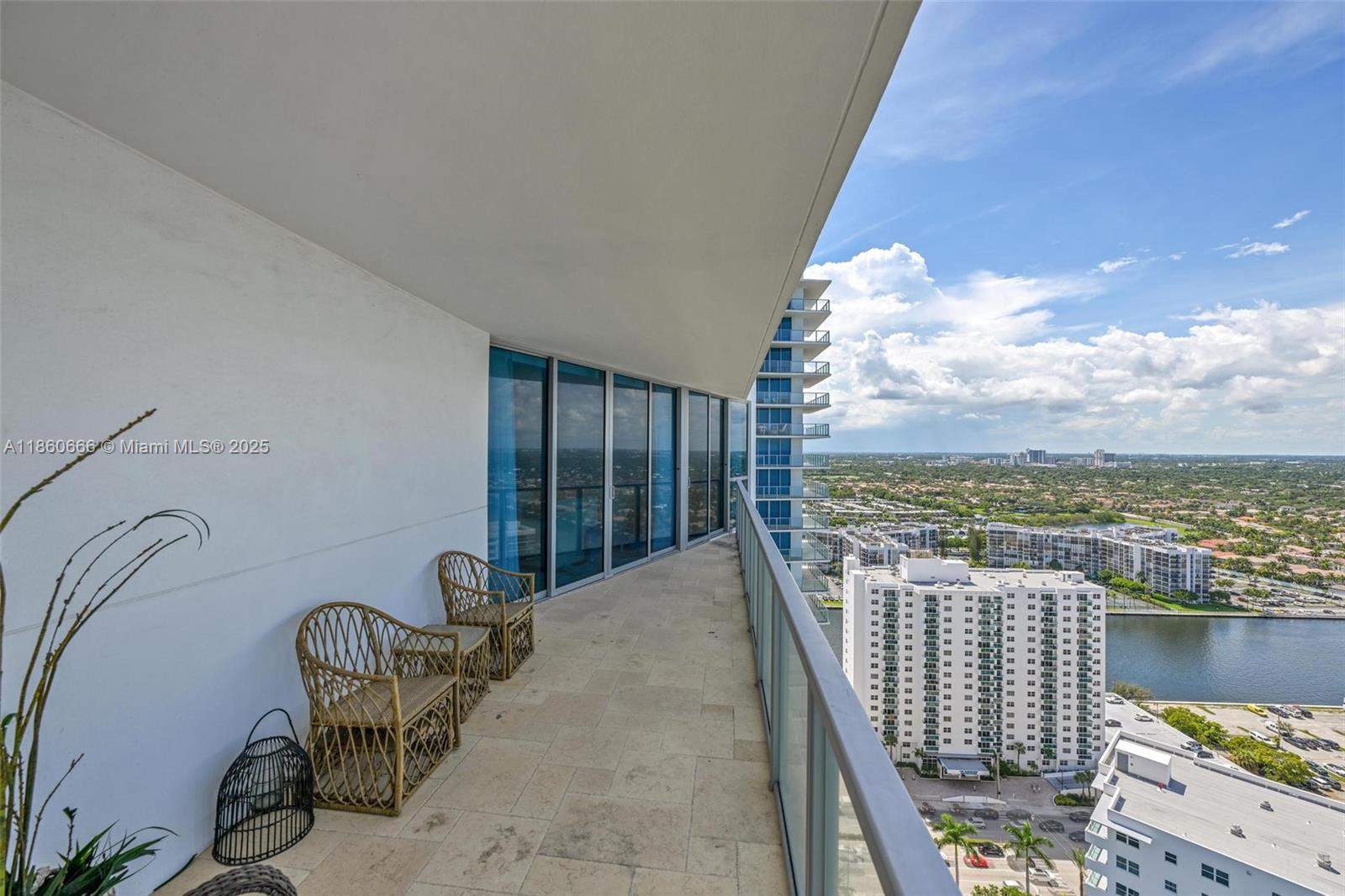 Photo of 3101 Ocean Dr  #2807, Hollywood, Florida, 33019 - 