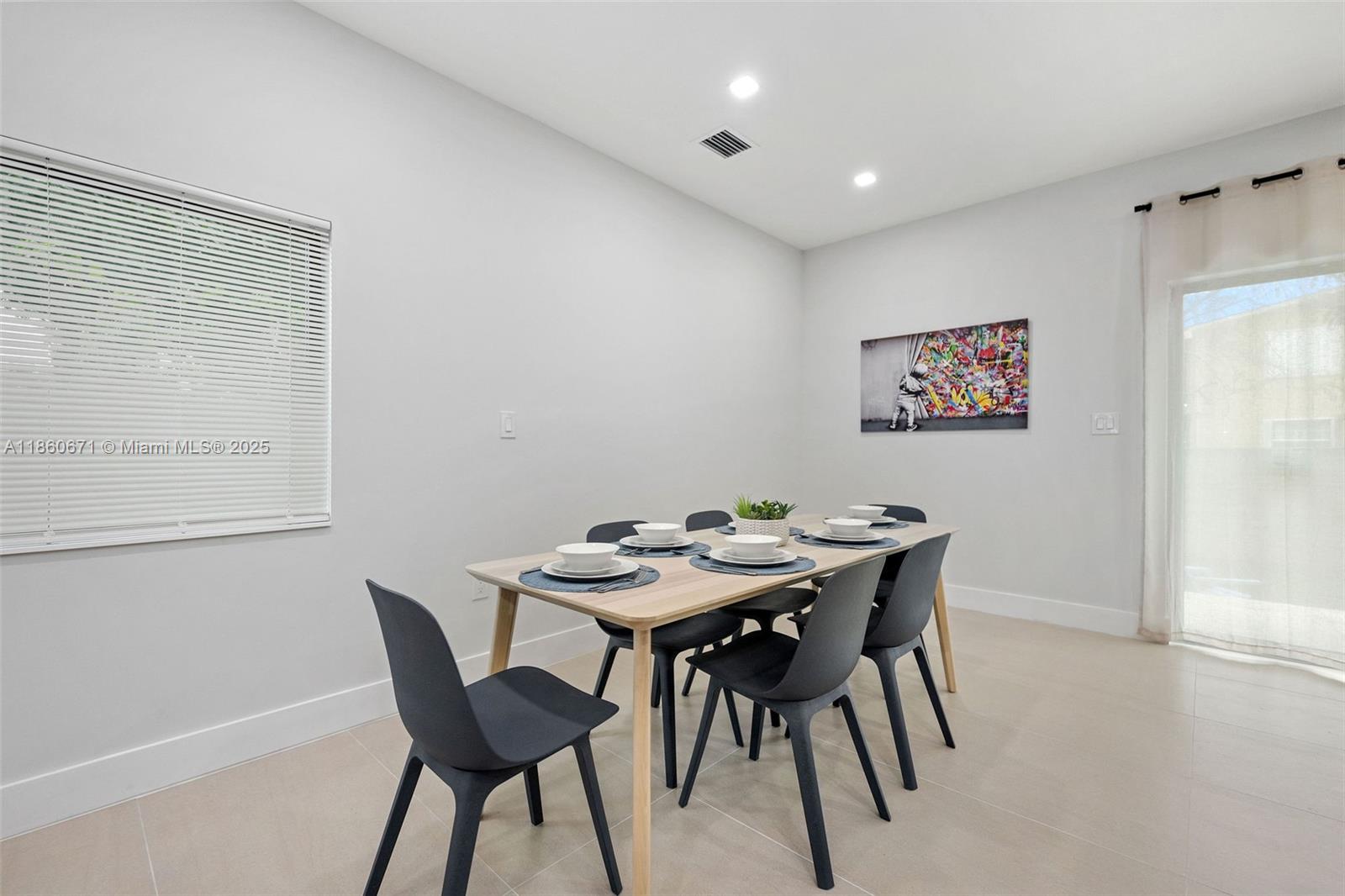 See details / 4900 sq. ft. $ 2025-08-18 0 Photo