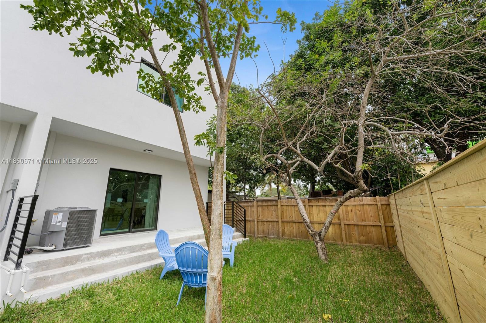 See details / 4900 sq. ft. $ 2025-08-18 0 Photo