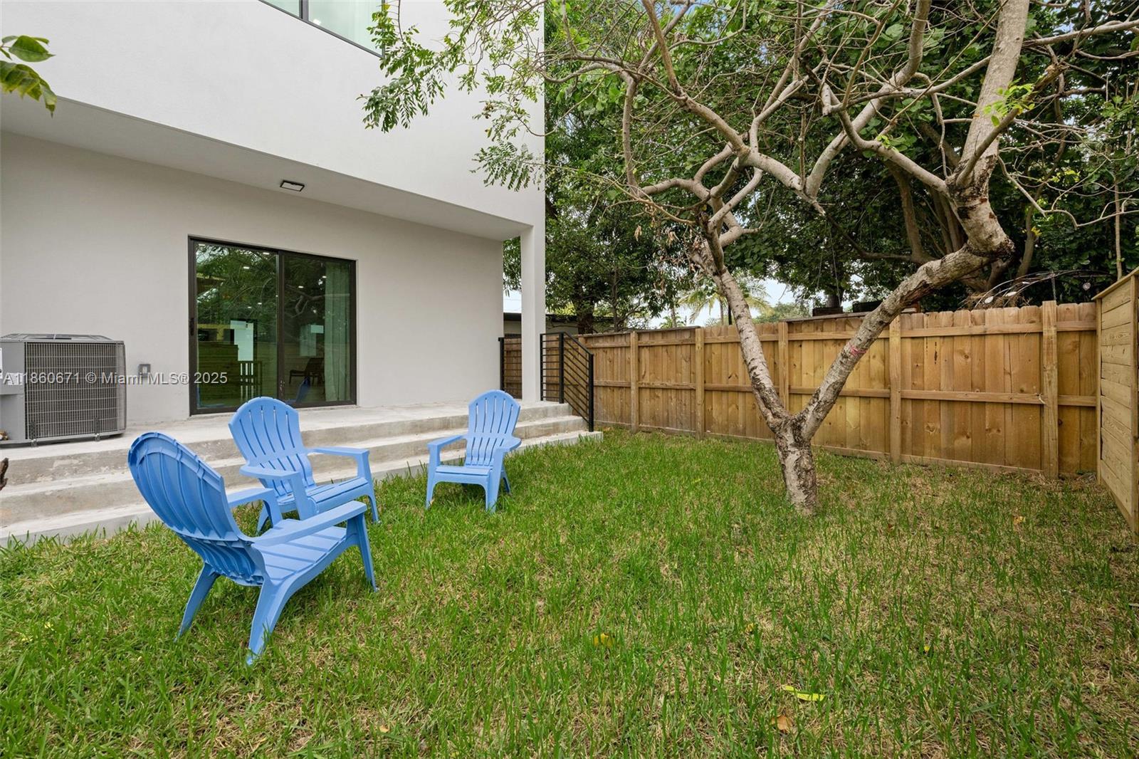 See details / 4900 sq. ft. $ 2025-08-18 0 Photo