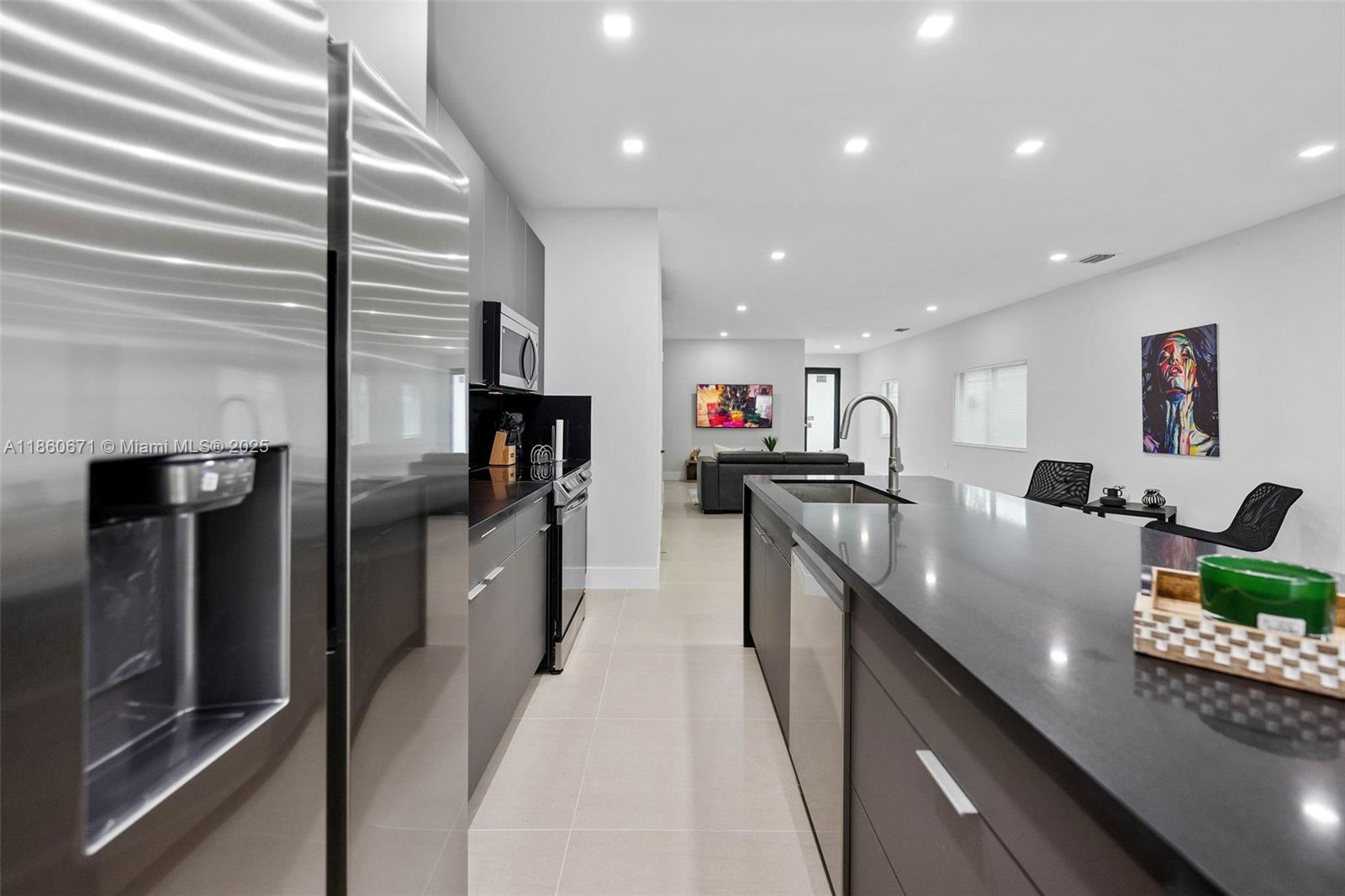 See details / 4900 sq. ft. $ 2025-08-18 0 Photo