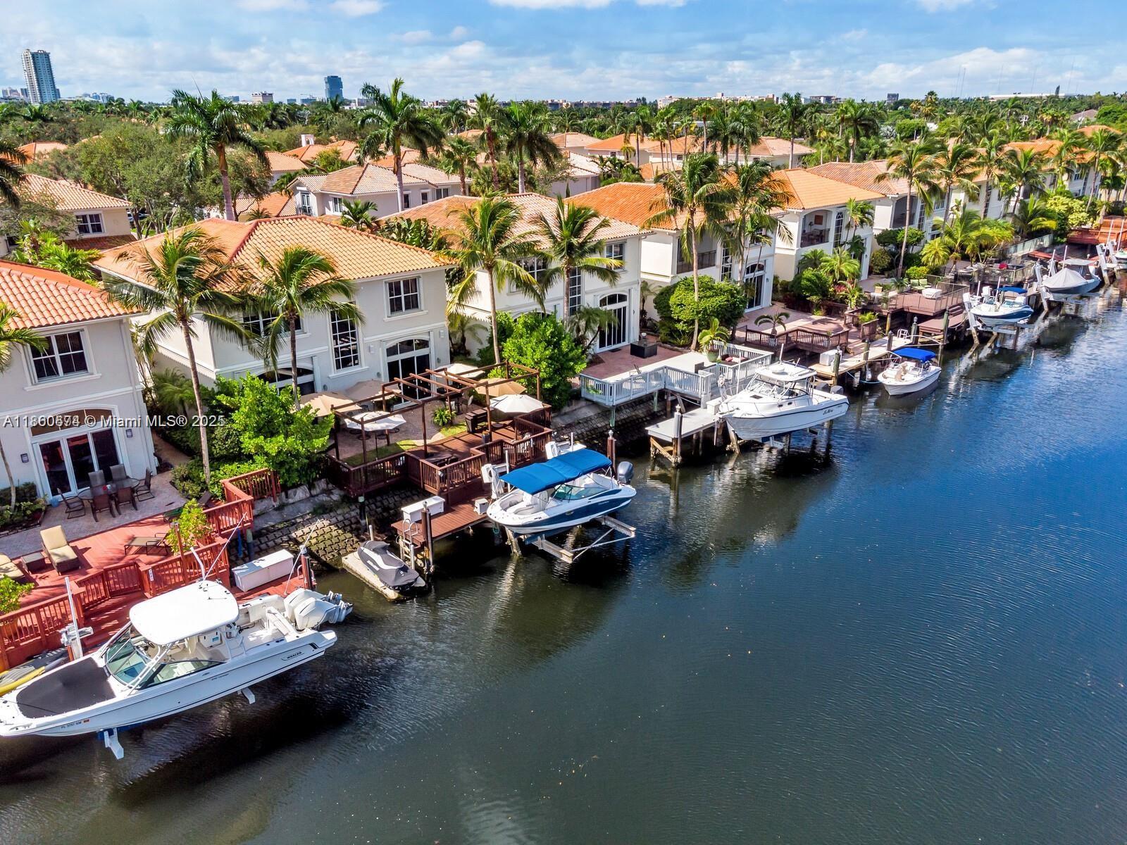 Photo of 1141 Waterside Ln  (1141), Hollywood, Florida, 33019 - 