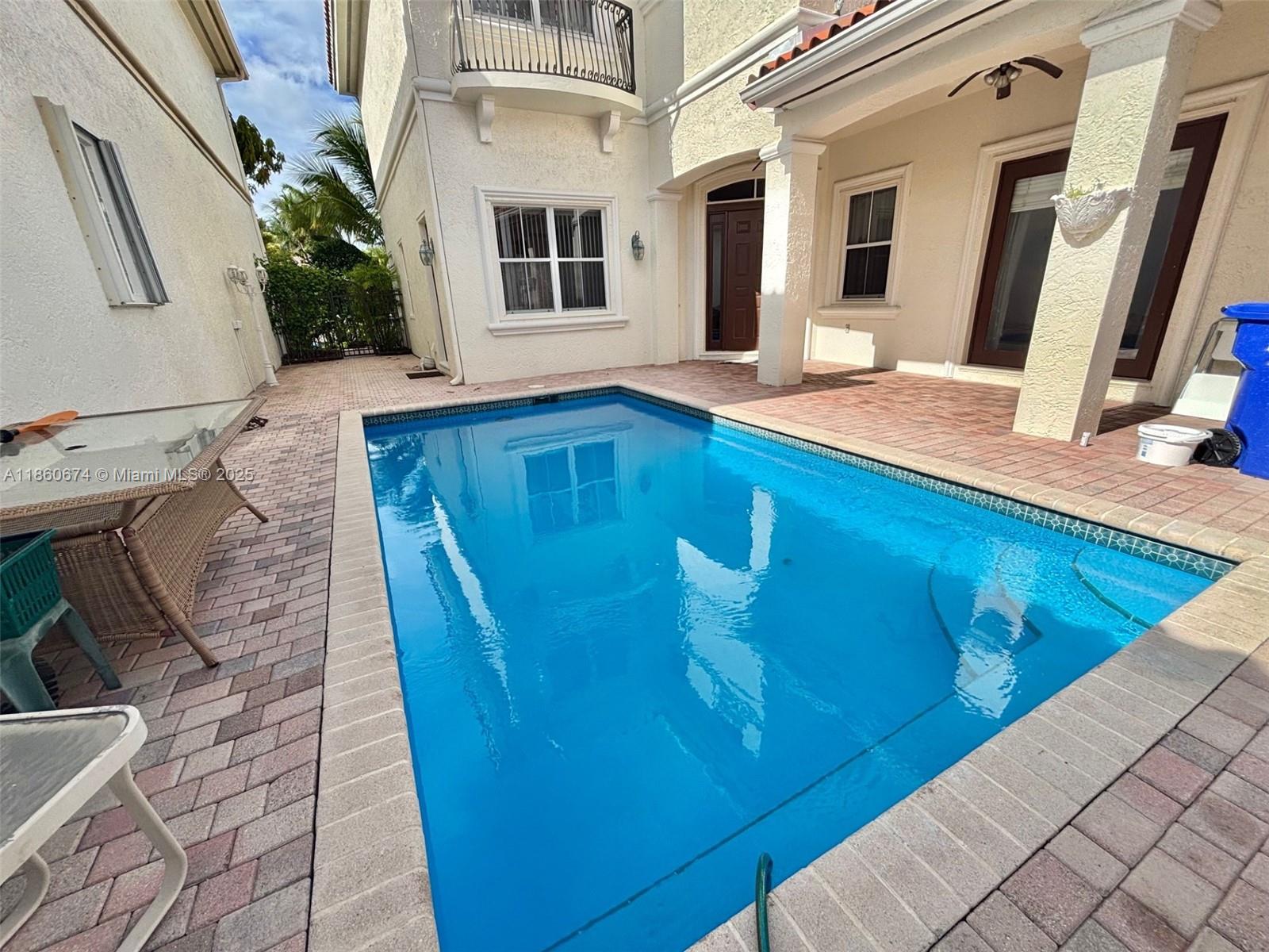 Photo of 1141 Waterside Ln (1141), Hollywood, Florida, 33019 -