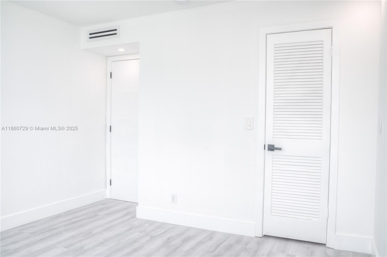 Photo of 1410 Ocean Dr  #1406, Hollywood, Florida, 33019 - 