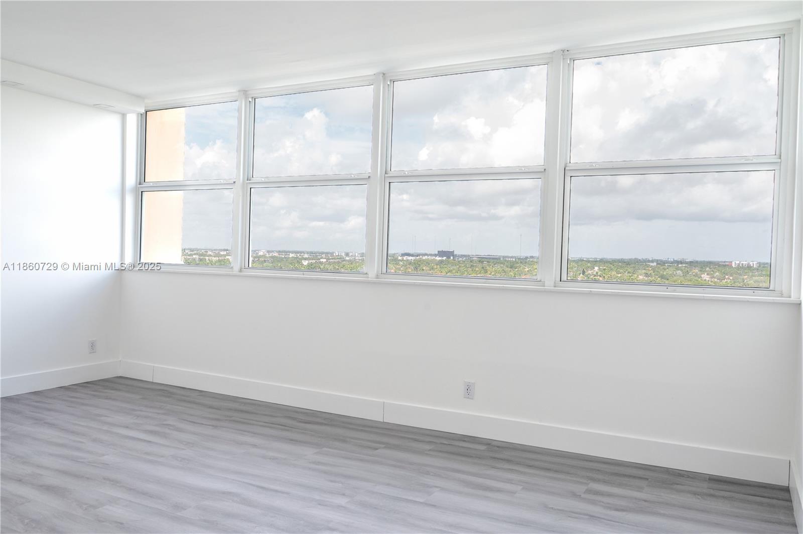 Photo of 1410 Ocean Dr  #1406, Hollywood, Florida, 33019 - 