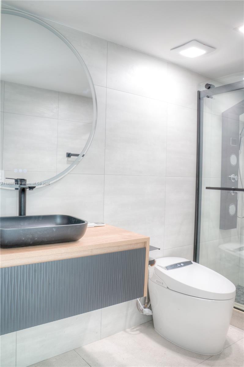Photo of 1410 Ocean Dr  #1406, Hollywood, Florida, 33019 - 