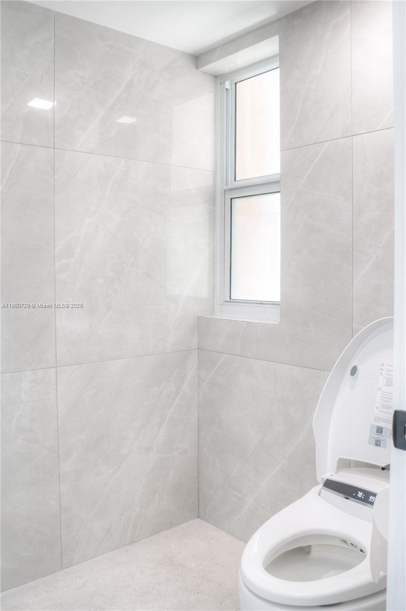 Photo of 1410 Ocean Dr  #1406, Hollywood, Florida, 33019 - 