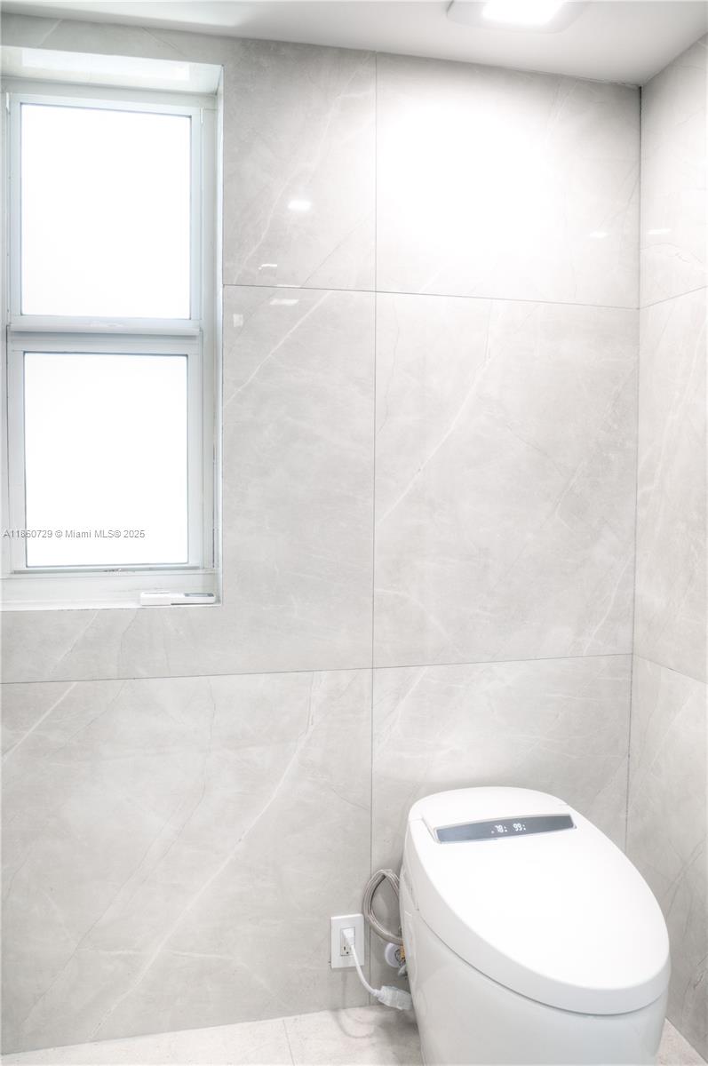 Photo of 1410 Ocean Dr  #1406, Hollywood, Florida, 33019 - 