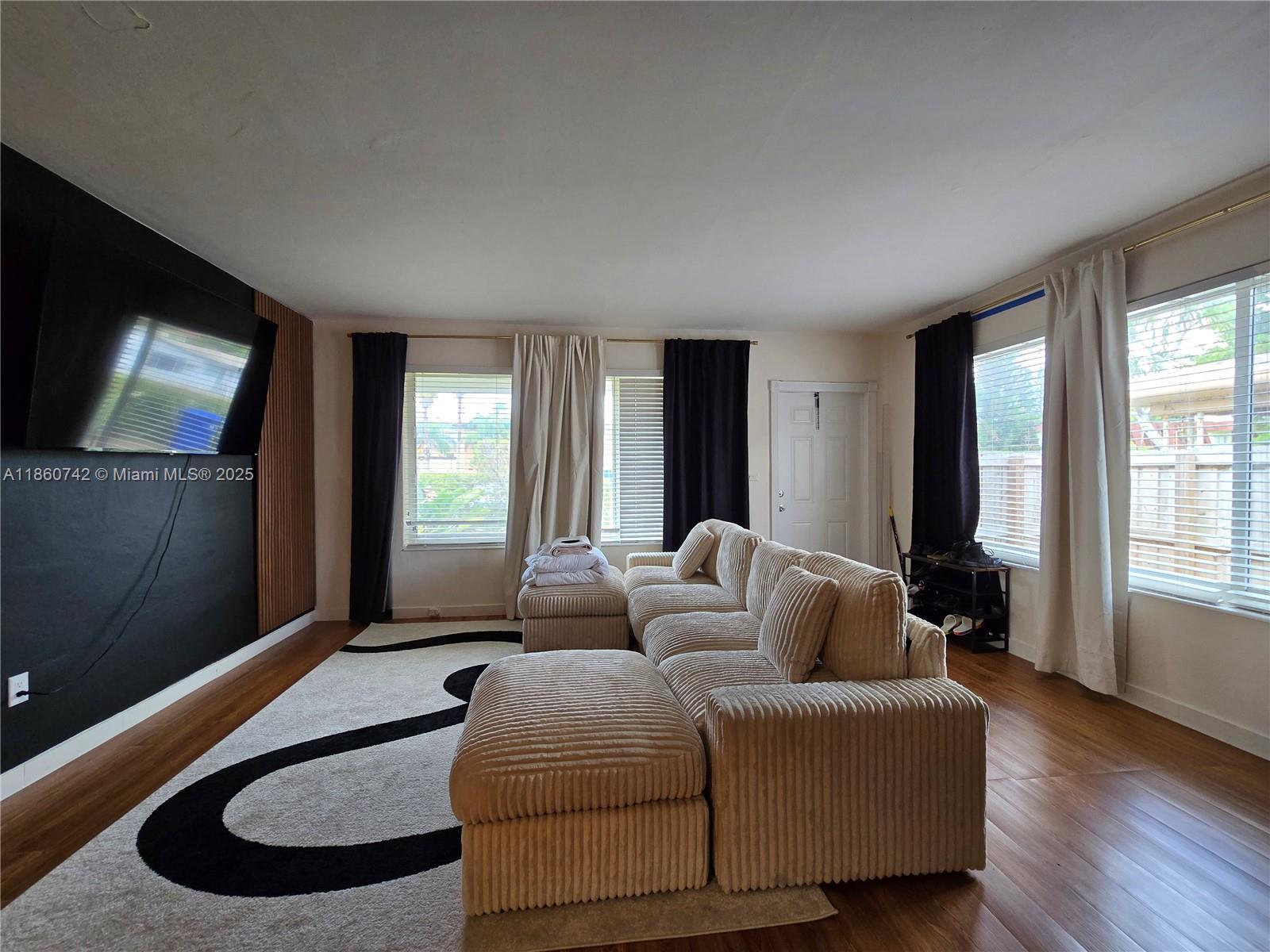 See details / 1656 sq. ft. $ 2025-08-18 0 Photo