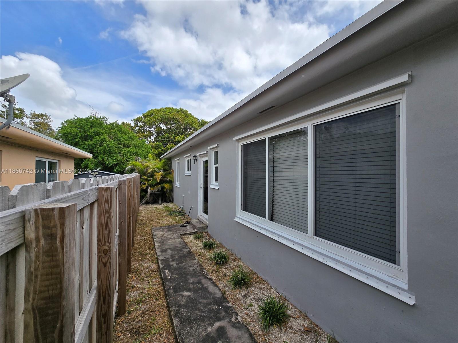 See details / 1656 sq. ft. $ 2025-08-18 0 Photo