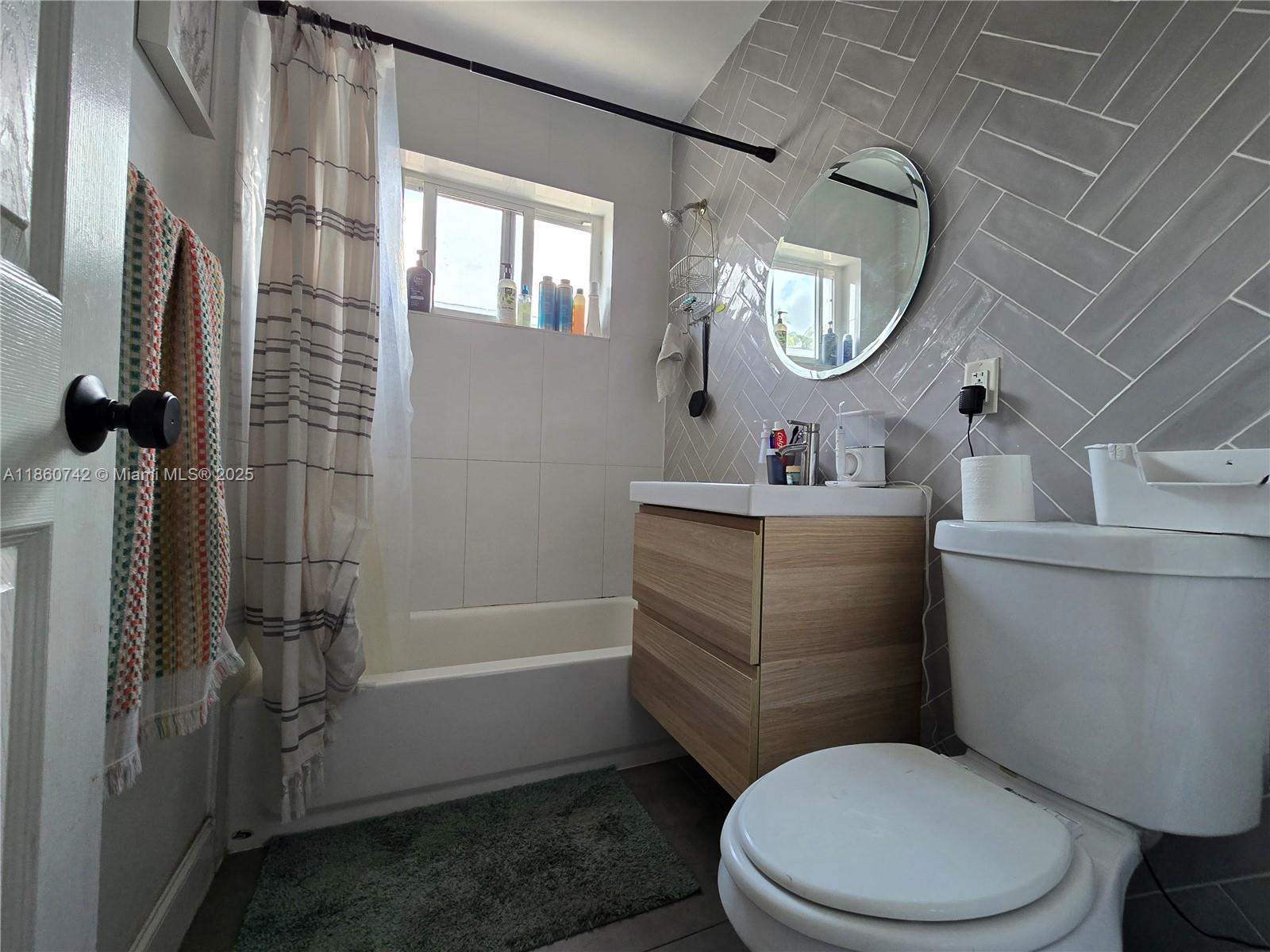 See details / 1656 sq. ft. $ 2025-08-18 0 Photo
