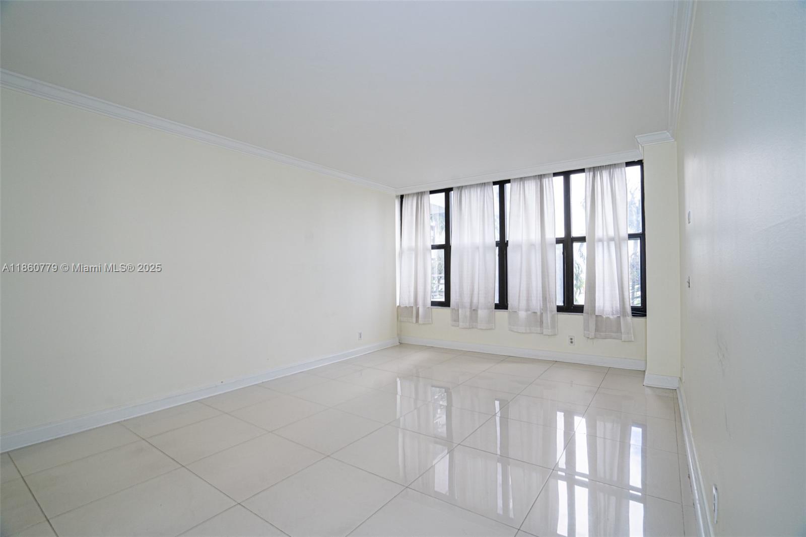 Photo of 2500 Parkview Dr #616, Hallandale Beach, Florida, 33009 -