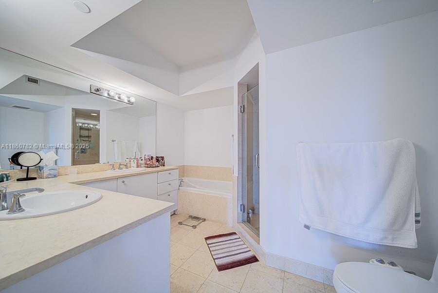 Photo of 19900 Country Club Dr  #308, Aventura, Florida, 33180 - 