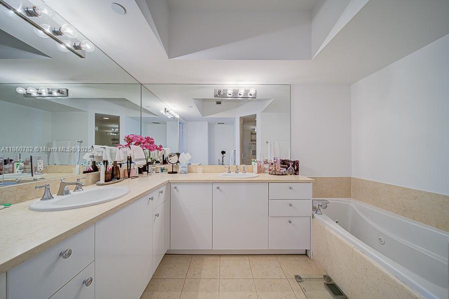 Photo of 19900 Country Club Dr  #308, Aventura, Florida, 33180 - 