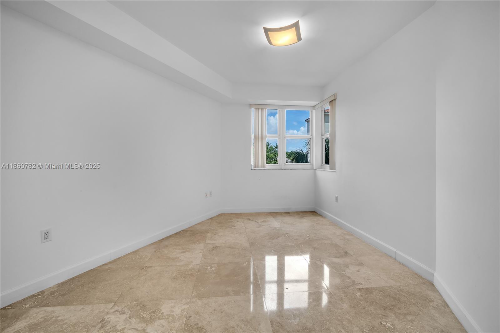 Photo of 19900 Country Club Dr  #308, Aventura, Florida, 33180 - 