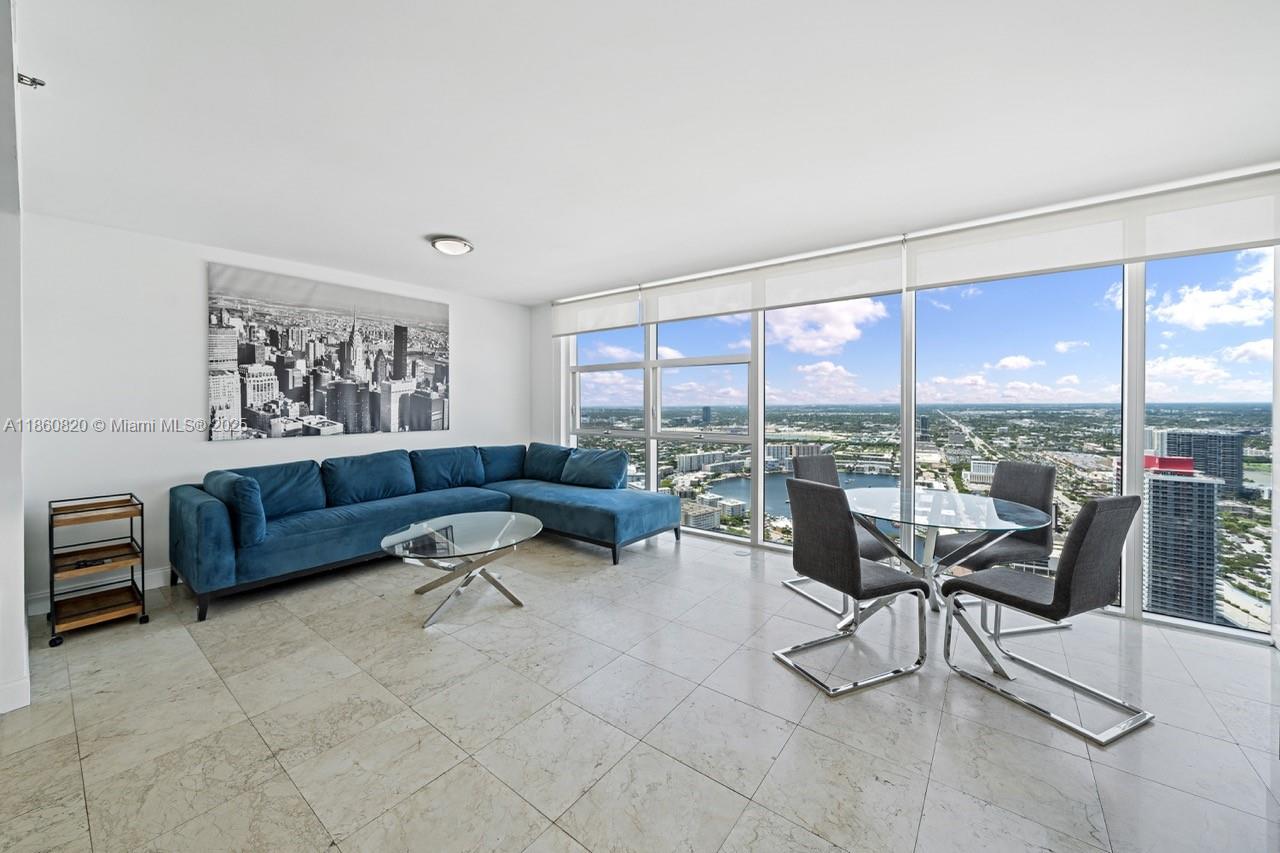 See details 4907 1 / 1 871 sq. ft. $ 2025-08-18 0 Photo