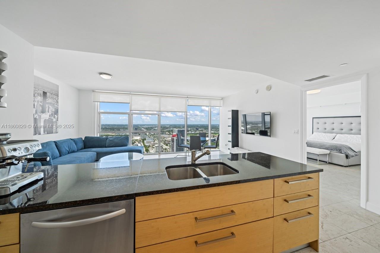 See details 4907 1 / 1 871 sq. ft. $ 2025-08-18 0 Photo