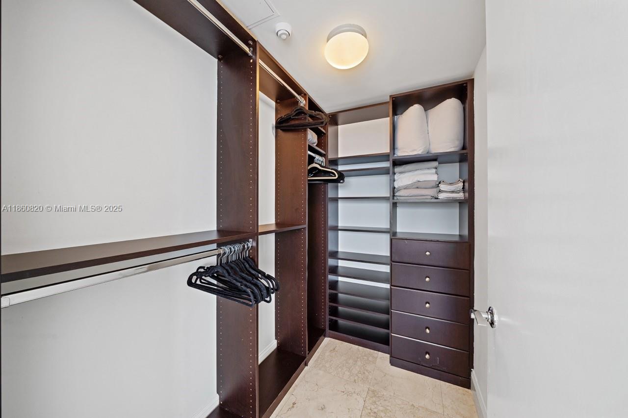 See details 4907 1 / 1 871 sq. ft. $ 2025-08-18 0 Photo