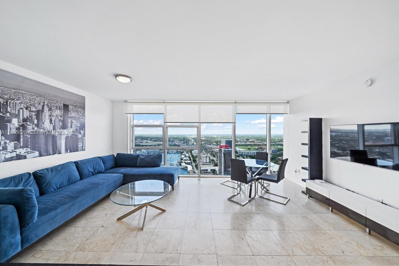 See details 4907 1 / 1 871 sq. ft. $ 2025-08-18 0 Photo