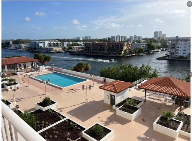 See details 702 2 / 2 1240 sq. ft. $ 2025-08-18 0 Photo