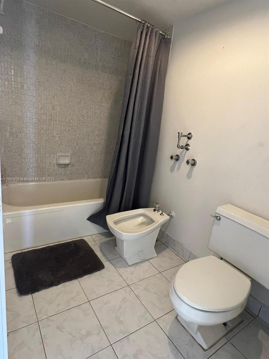 See details 702 2 / 2 1240 sq. ft. $ 2025-08-18 0 Photo