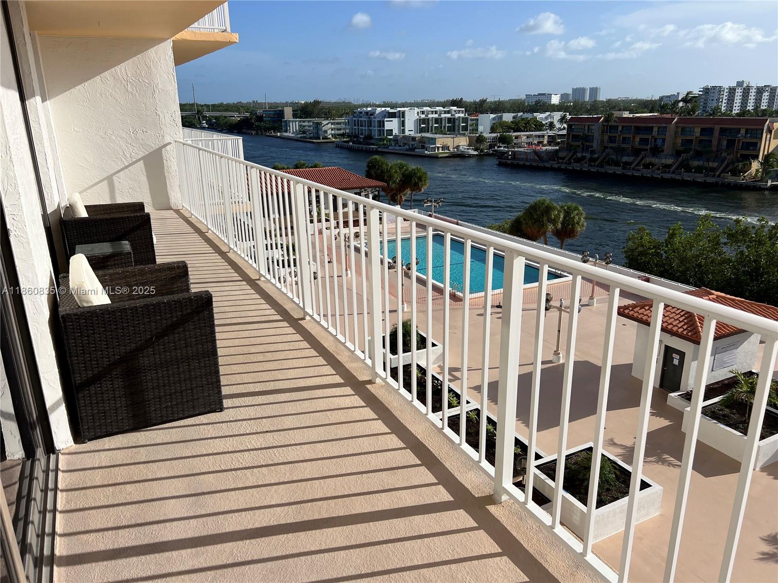 See details 702 2 / 2 1240 sq. ft. $ 2025-08-18 0 Photo