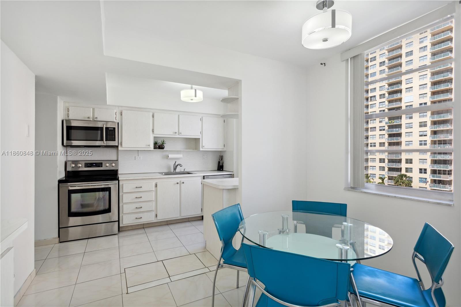 See details 605 2 / 2 1544 sq. ft. $ 2025-08-18 0 Photo