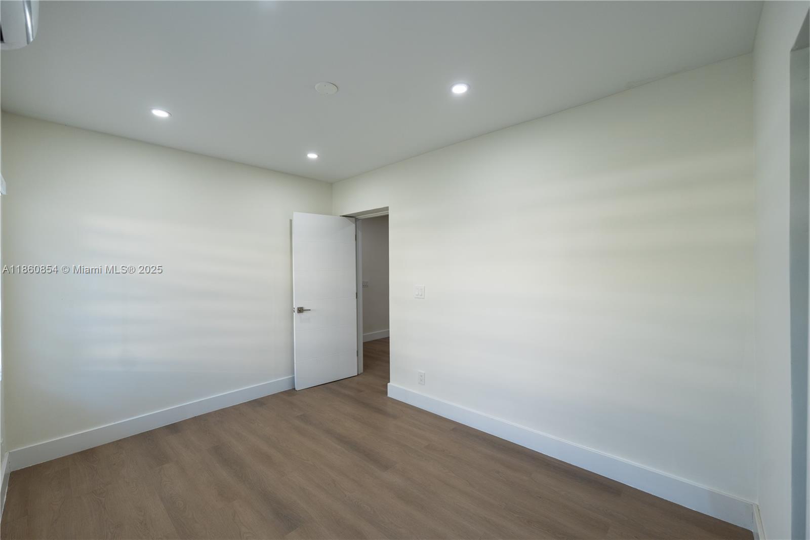 See details / 2295 sq. ft. $ 2025-08-18 0 Photo