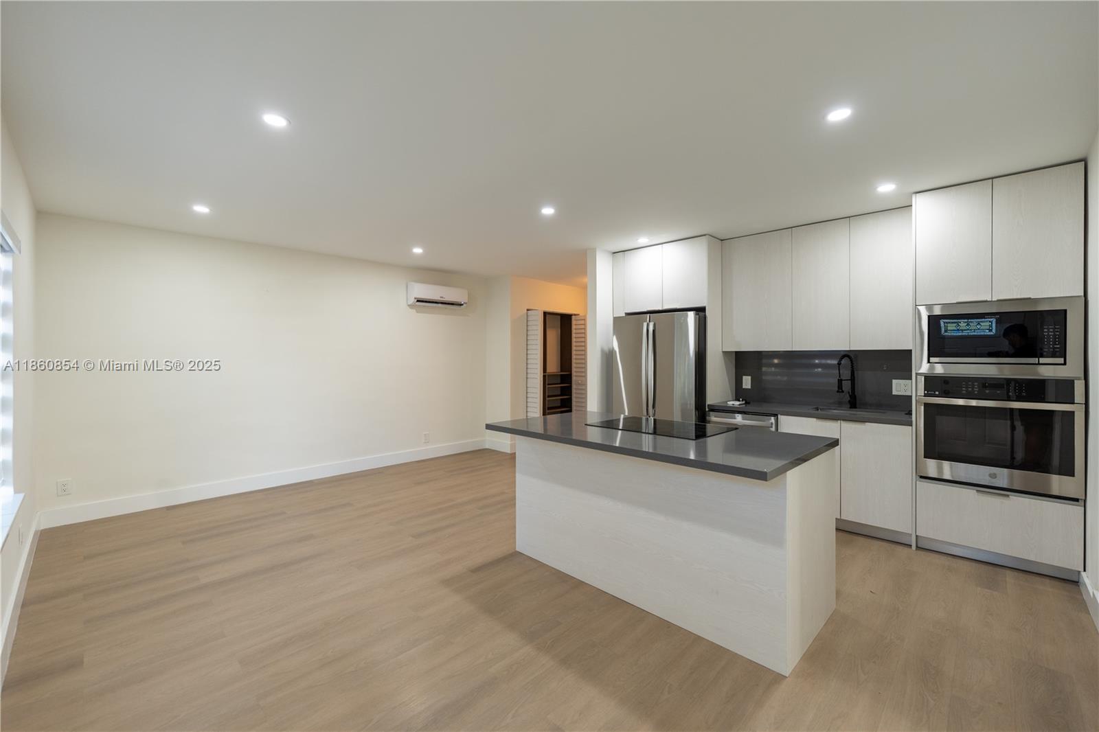 See details / 2295 sq. ft. $ 2025-08-18 0 Photo