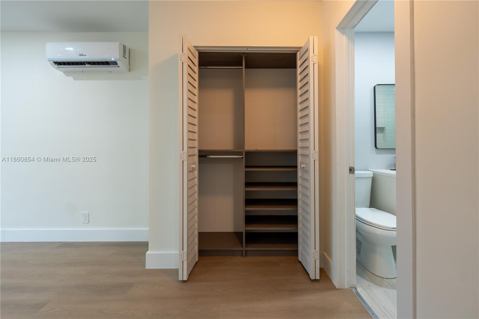 See details / 2295 sq. ft. $ 2025-08-18 0 Photo