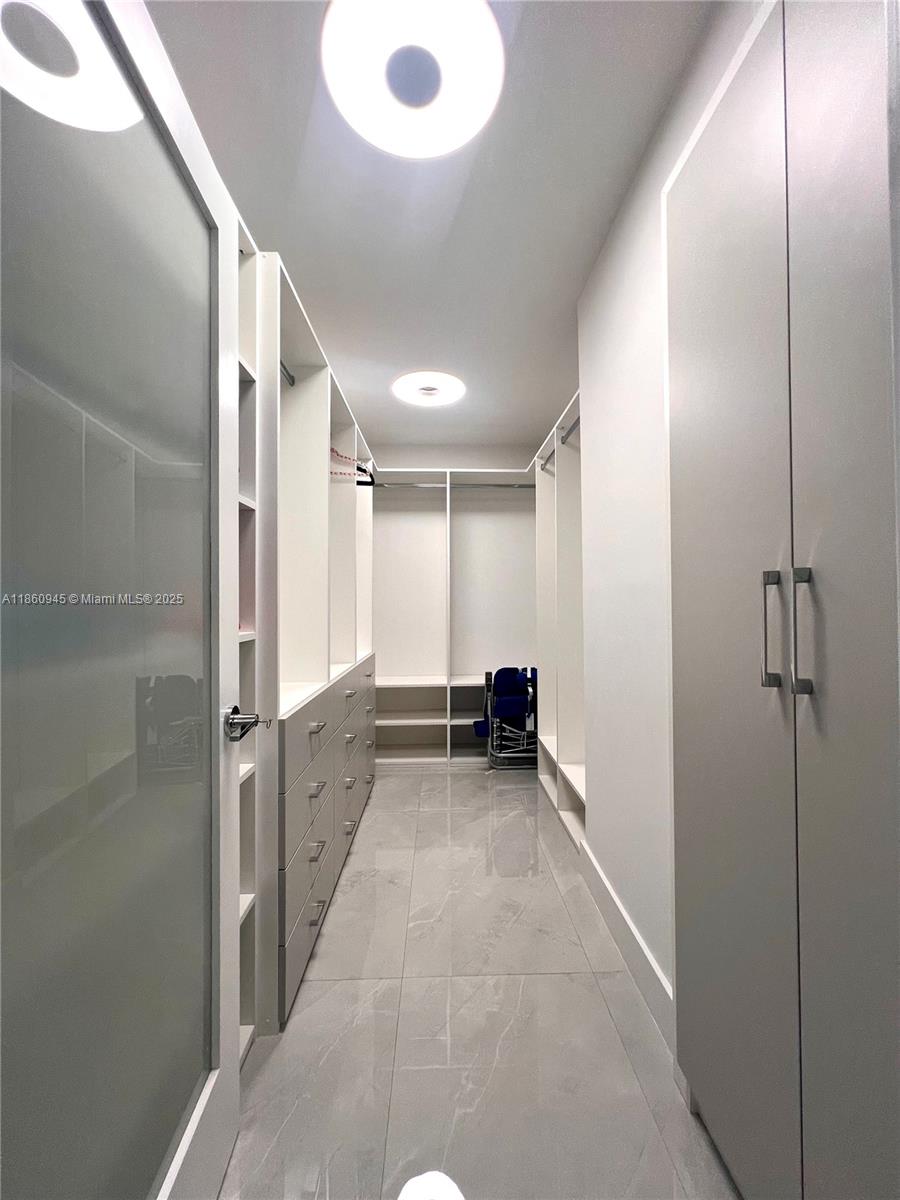 See details 1524 2 / 2 1357 sq. ft. $ 2025-08-18 0 Photo