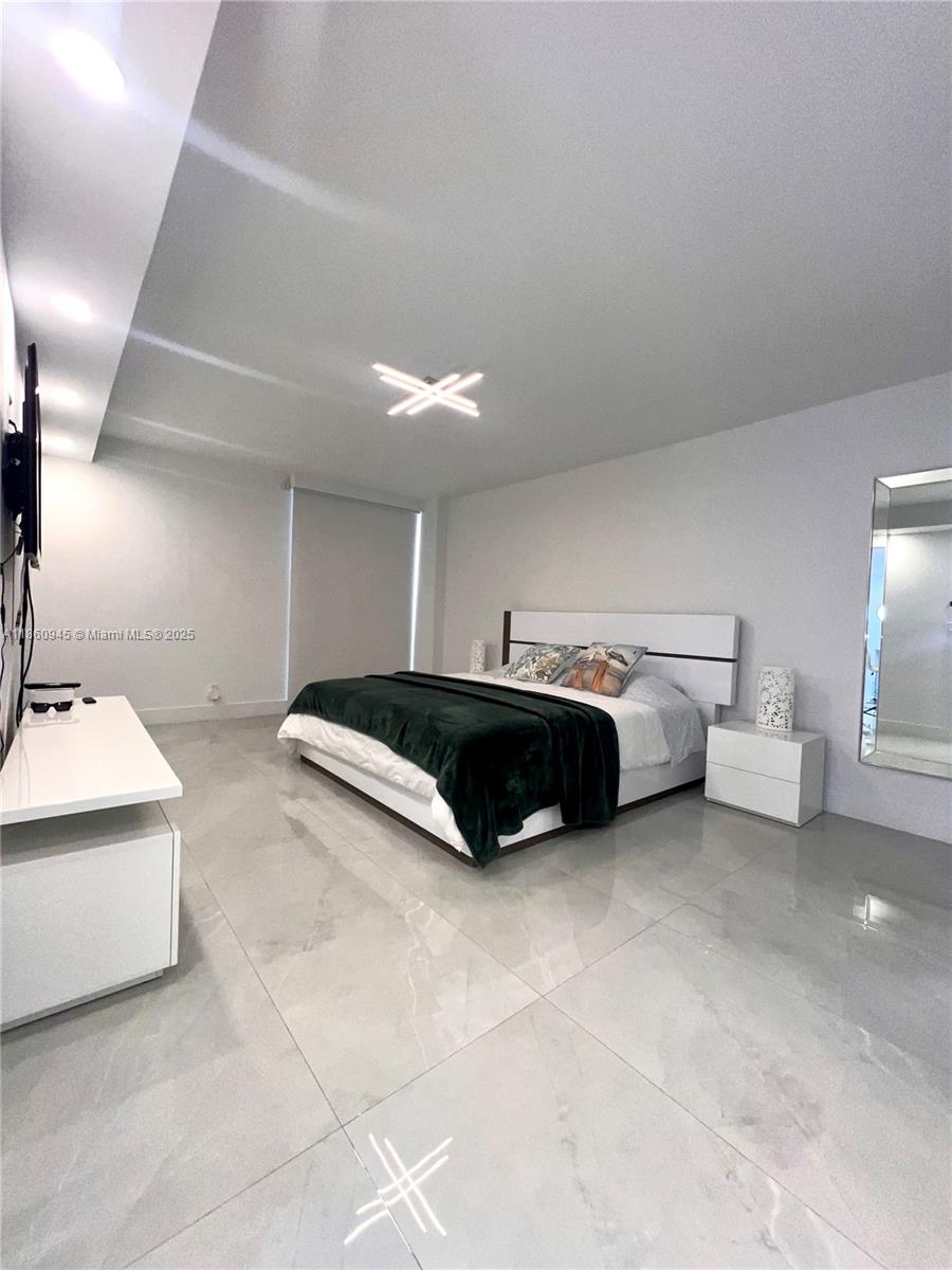 See details 1524 2 / 2 1357 sq. ft. $ 2025-08-18 0 Photo