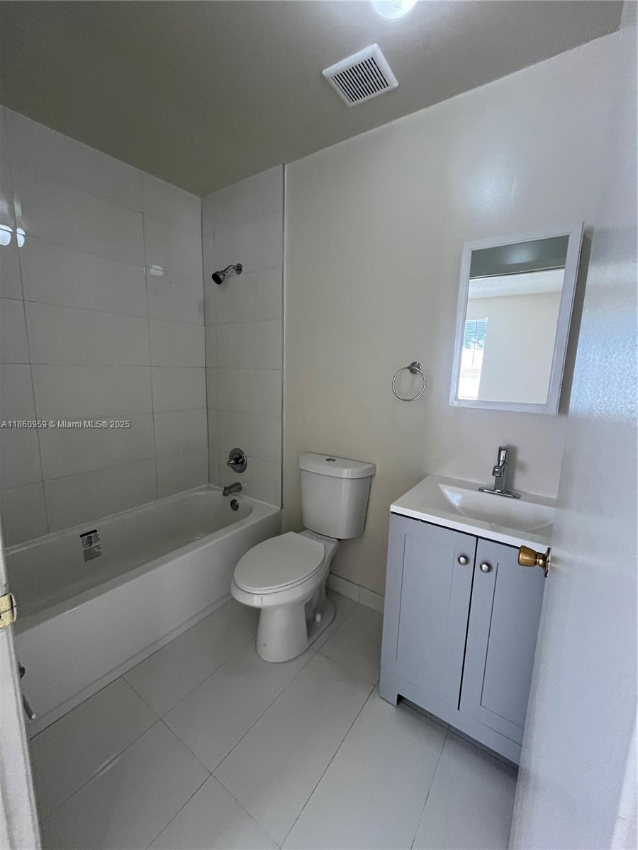 See details / sq. ft. $ 2025-08-18 0 Photo