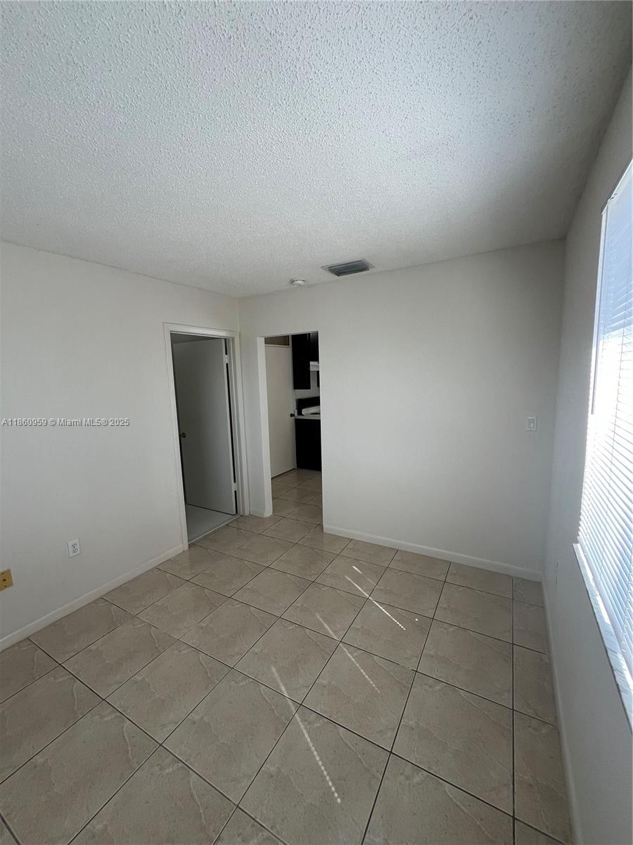 See details / sq. ft. $ 2025-08-18 0 Photo