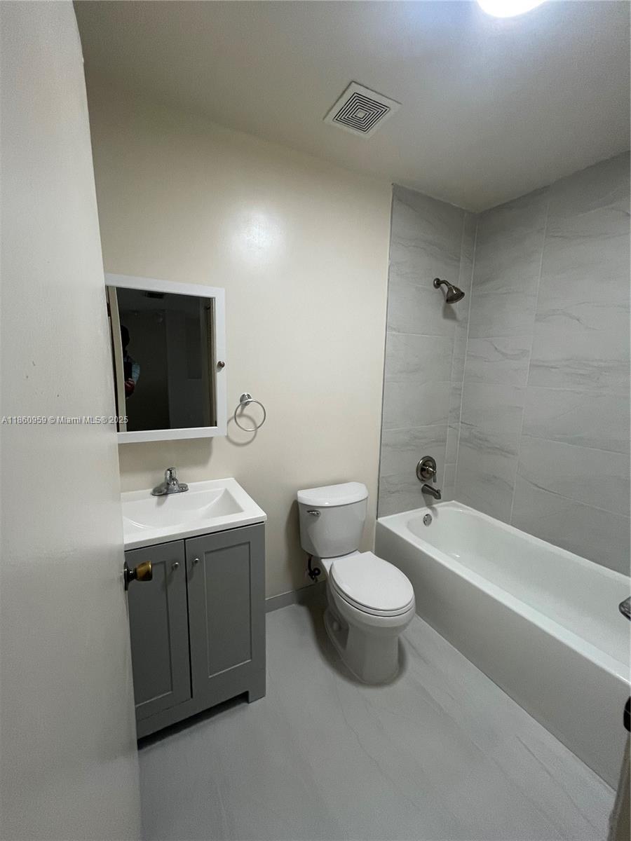 See details / sq. ft. $ 2025-08-18 0 Photo
