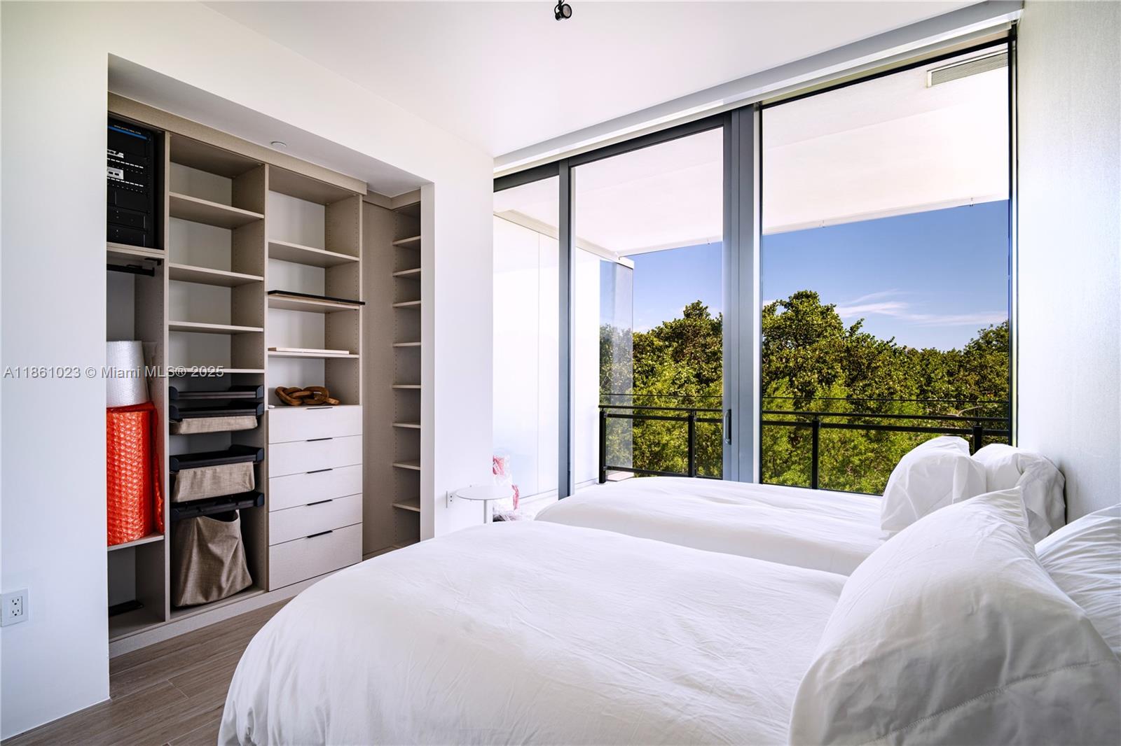 See details 306 2 / 3 1602 sq. ft. $ 2025-08-18 0 Photo